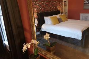 Georgian 2 bed City centre Parking Views