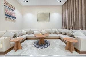 غرفة وصالة طراز وابي سابي تسجيل دخول ذاتي