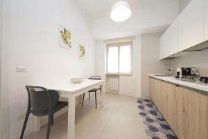 Vatican vista gem apartment with Balcony