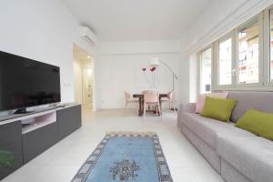 Vatican vista gem apartment with Balcony