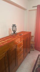 Bright apartment with sea and airport views Mubarak 2