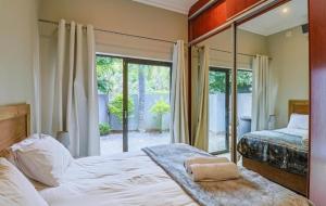 Modern 5BR Villa - Golf Course - Pecanwood Estate