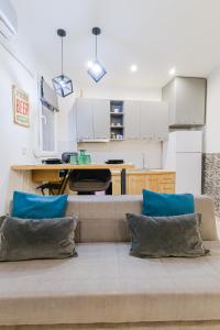 45sqm , Center , 20m Tsimiski Str , 65 tv , Netfix , Optical Fiber