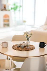 Memory Retreat, 3R4B, Subway Line 2 Guui station, Jamsil, Sungsu, Kspo