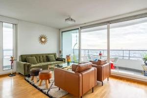 Eiffel Tower & Montmartre View 4 Terraces