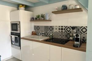 Bright apartment with pool in Mandelieu