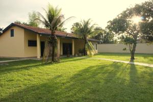 Casa ampla com jardim e 3 suítes em Novo Airão