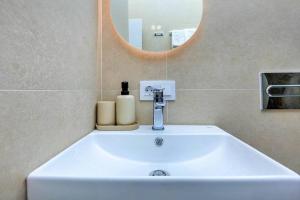 One bedroom ocean view apartment