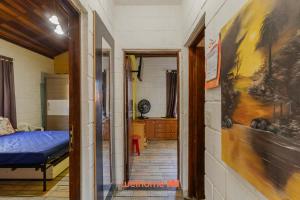 Casa em Igarata com Acesso ao Lago e Piscina