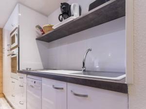 Appartement rénové proche Paradisio, 200m des pistes, balcon, TV - FR-1-181-2831