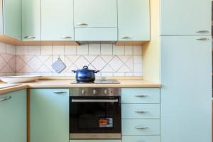 GuestHost - Cozy Flat with Terrace by the Sea img8