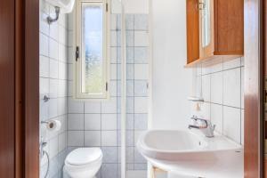 GuestHost - Cozy Flat with Terrace by the Sea img24