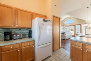 Beach Please - Corolla, Oceanside, Pool, Hot Tub, Pet OK, YR Flex Stays