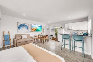 Hawksbill 201, Beach Studio, Heated Pool