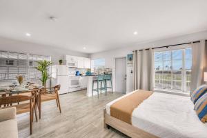 Hawksbill 201, Beach Studio, Heated Pool