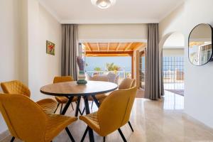 Villa with views and heated pool