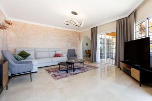 Villa with views and heated pool