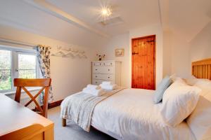 4 Bed in South Walsham oc-2081