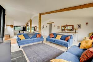5 Bed in Briston oc-2005