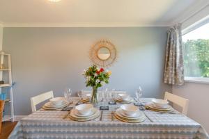 3 Bed in Tenby oc-o29381
