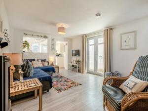 1 Bed in Trewalder 65682