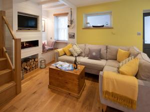 3 Bed in Dartmouth 74972