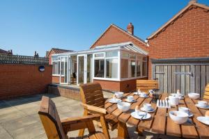 4 Bed in Bacton oc-1990