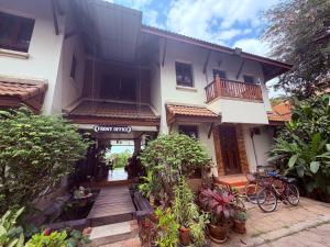 Ayutthaya Garden River Home