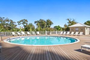 Laketown Wharf Beach Resort