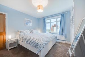 4 Bed in Sandsend oc-wa330