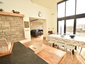 5 Bed in Swanage oc-dc201