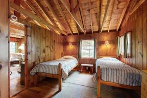 Bay-View Getaway w Deck Between Camden & Belfast!