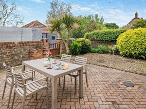 2 Bed in Bothenhampton 94222