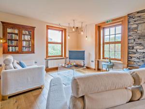 2 Bed in Water Yeat 91730