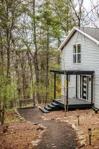 The Nest - Hot Tub, Forest Views & Soaking Tub
