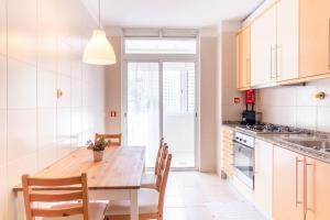 Comfortable & Quiet 3BR near Metro by LovelyStay