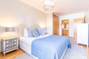 Comfortable & Quiet 3BR near Metro by LovelyStay