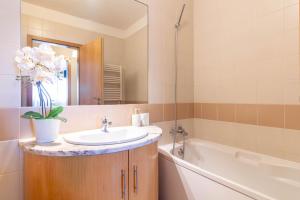 Comfortable & Quiet 3BR near Metro by LovelyStay
