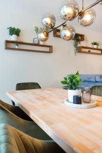 Spacious & Modern Apt - Balcony & Parking