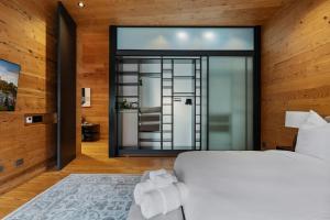 Cincinnati Vista - Rooftop, Balcony & Fireplace