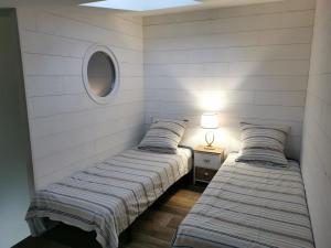 Vue mer et vieux port Saint-Raphael - parking