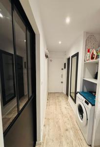 Cosy T2 climatisé sur le port à 5min de la mer parking privé linge de bain et de lit fournis