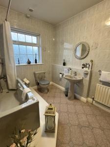 Dernvale House -Double Room - sleeps 2