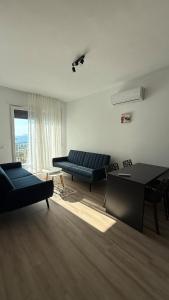 View apartament 2 min fromm beach, self check in