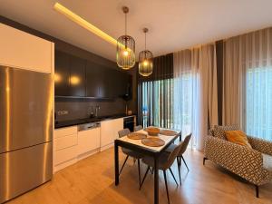 SA Apartments! Cleopatra Beach Duplex with Terrace