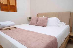 Casa Moneda 3 House Old city Pool near clock tower