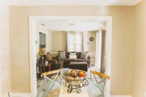 Downtown Mobile Bungalow with Free Parking and Fast WiFi