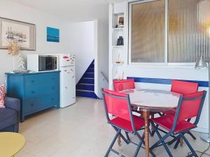 T2 duplex rénové à 20m de la plage avec vue mer, parking et WIFI - FR-1-610-59