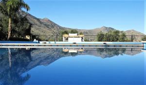 Aloni House - Spacious secluded villa with pool, up to 10 guests