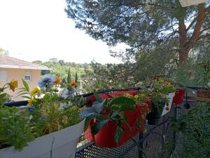 T2 lumineux balcon, parking facile, climatisation, Wi-Fi